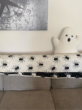 🕷️ Black & Cream Spider Throw Blanket | Halloween Decor 🕸️